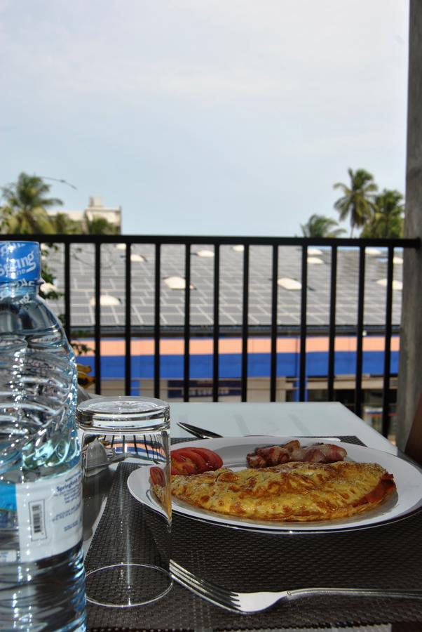 The Canoe Negombo Luaran gambar